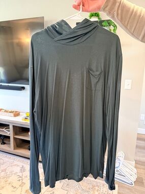 Men's Lightweight Hooded Long-Sleeve Shirt in Dark Green